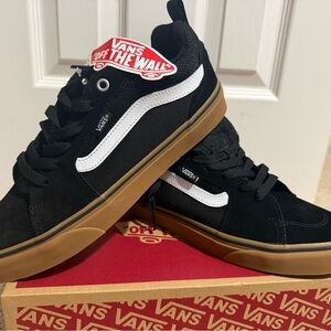 NWT Men’s VANS Filmore Suede/Canvas Black/Gum Skate Shoes Size 9